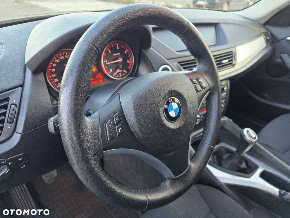 BMW X1 xDrive18d xLine - 12