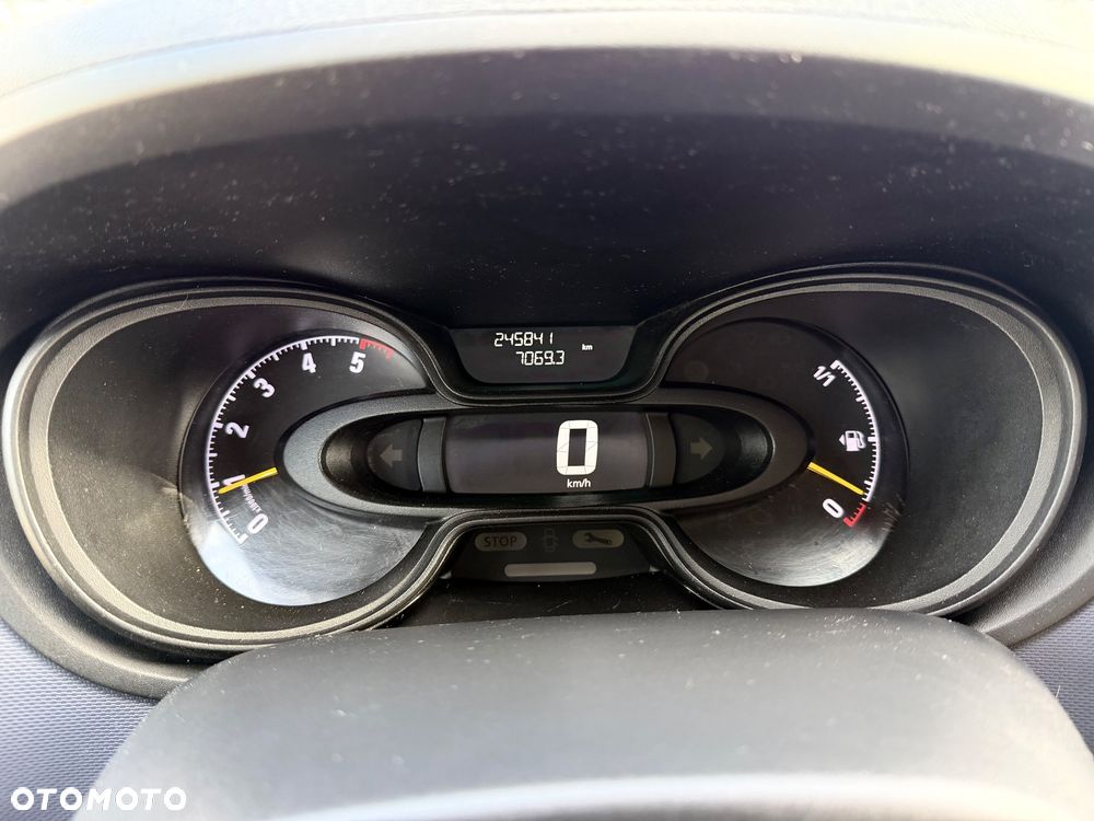 Opel Vivaro - 14