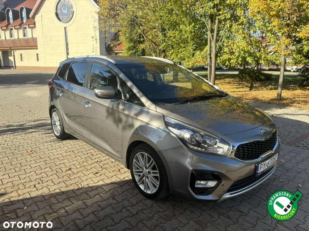 Kia Carens - 1