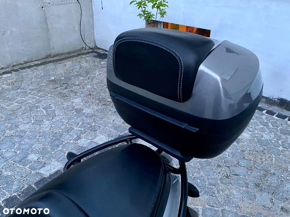 Piaggio MP-3 - 20