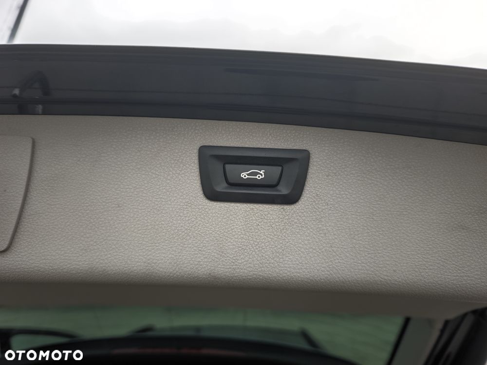 BMW Seria 3 320d Blue Performance Sport Line - 12