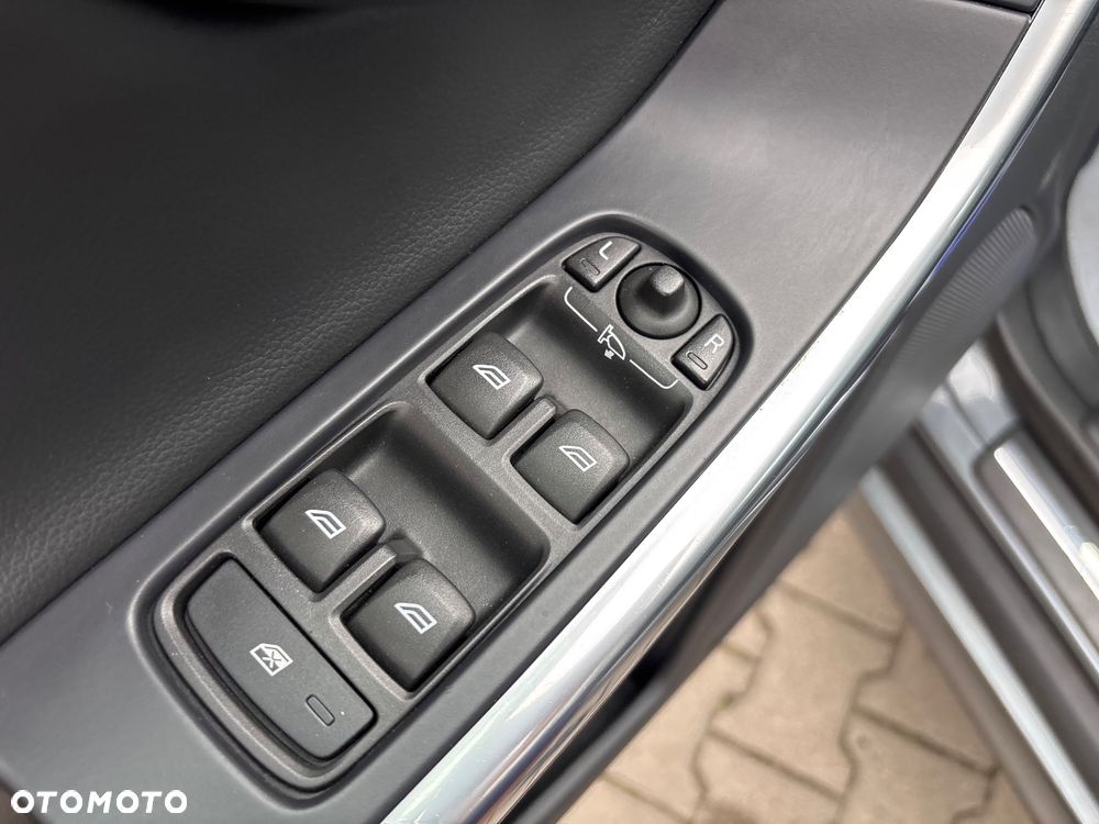 Volvo XC 60 D4 Geartronic Momentum - 25