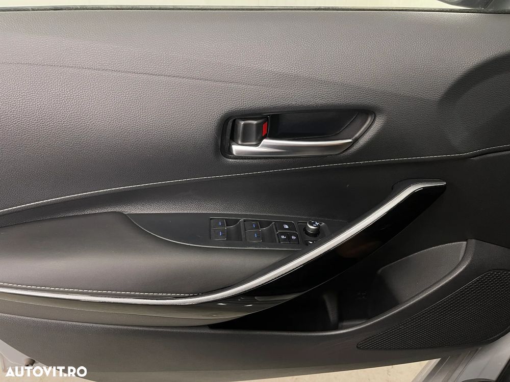 Toyota Corolla - 23