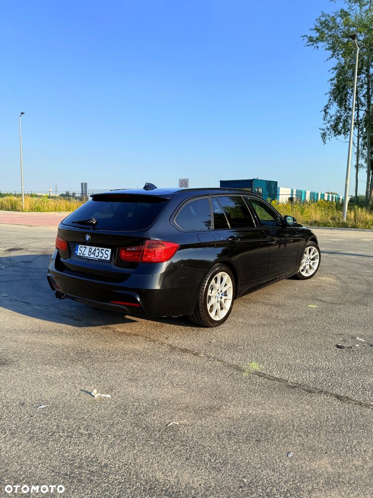 BMW Seria 3 320d xDrive - 12