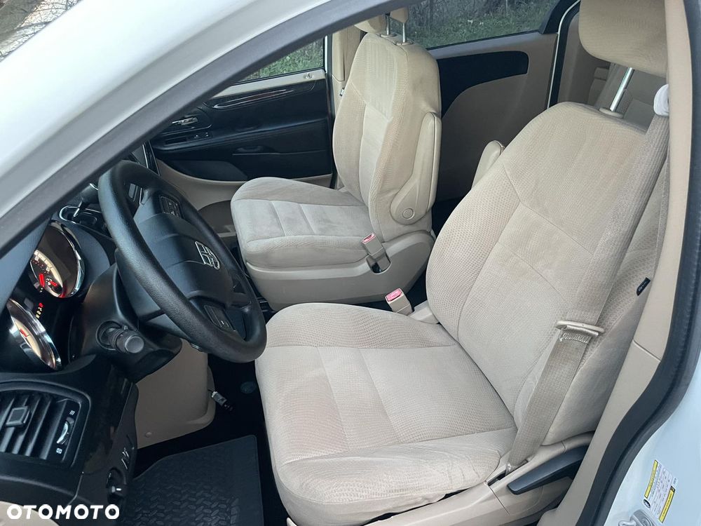 Dodge Grand Caravan - 20