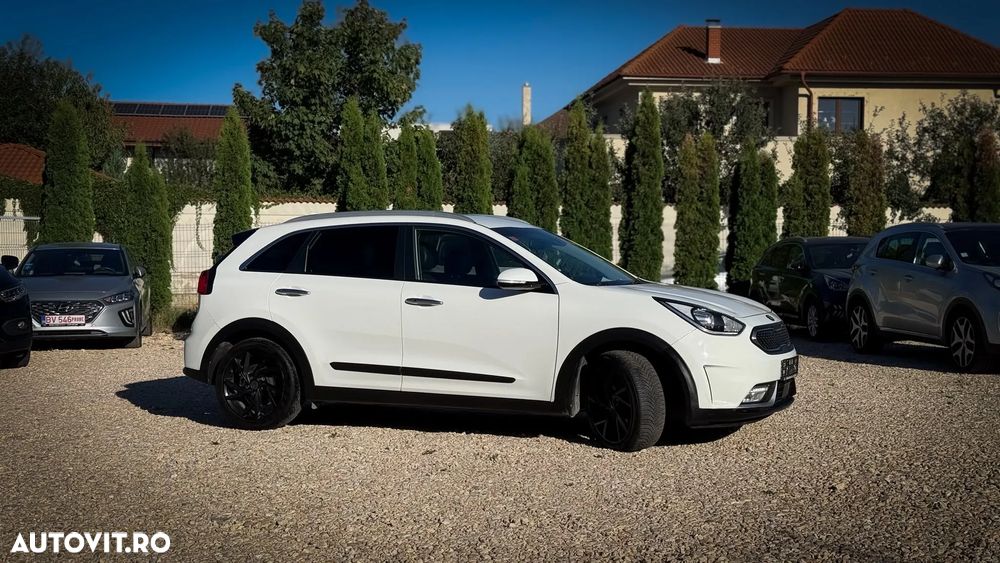 Kia Niro 1.6 GDI 2WD Aut. Vision - 3