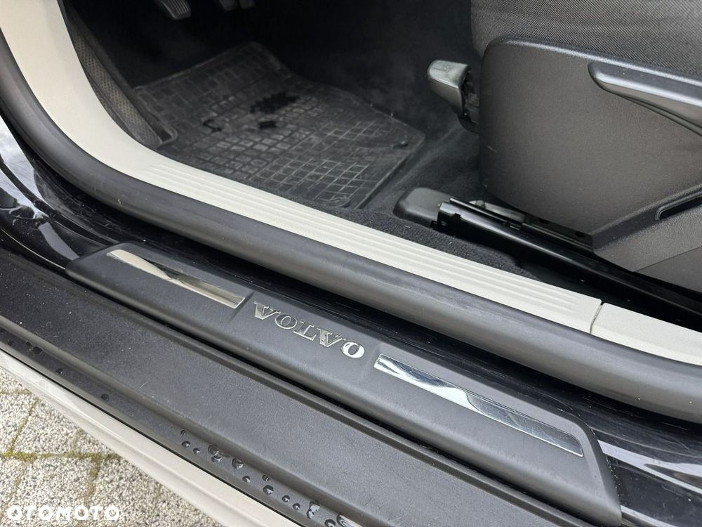 Volvo V40 Cross Country - 30