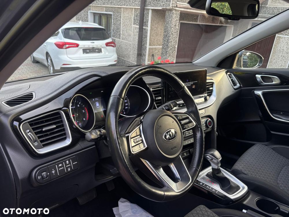 Kia Ceed 1.6 CRDi (48V Mild-Hybrid) DCT7 Platinum - 10
