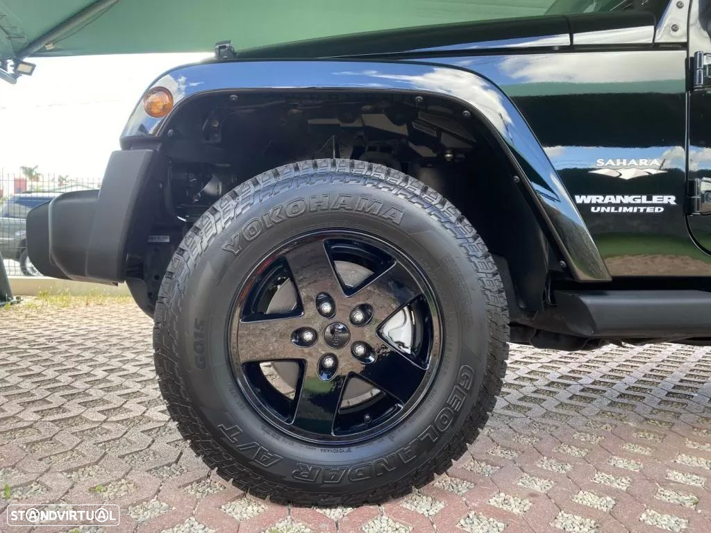 Jeep wrangler unlimited sahara 4x4 - 23