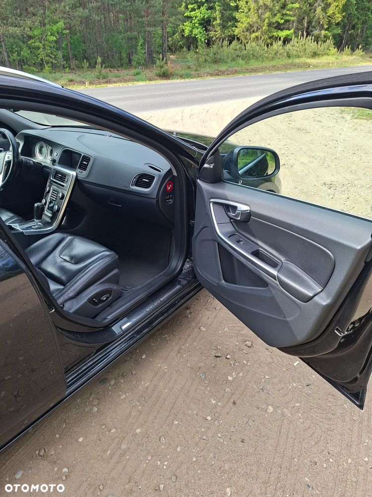 Volvo V60 D5 AWD Summum - 6