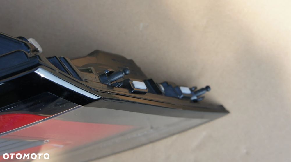 TYLNA LEWA PRAWA LAMPA VW GOLF VIII LIFT IQ LIGHT 5H0 - 13