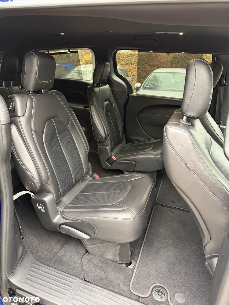 Chrysler Pacifica - 15