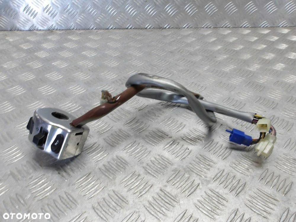 Przełącznik lewy przyciski świateł YAMAHA XVZ 1300 ROYAL STAR VENTURE 99-09r   PN. 4XY-83972-20 - 1