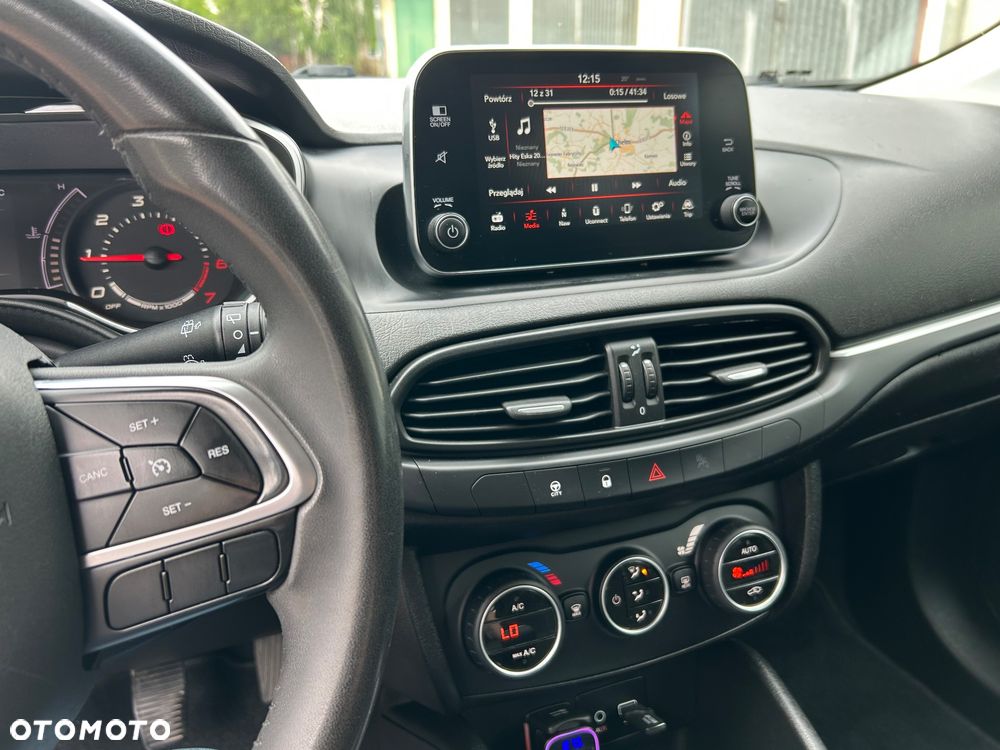 Fiat Tipo 1.4 16V More - 17