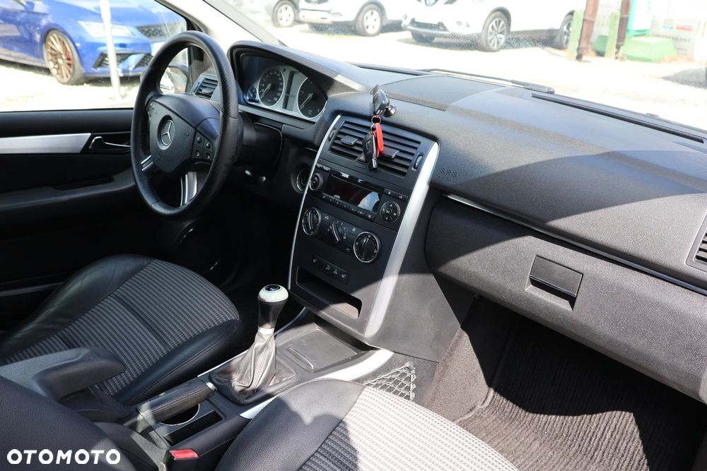 Mercedes-Benz Klasa B 200 CDI - 10