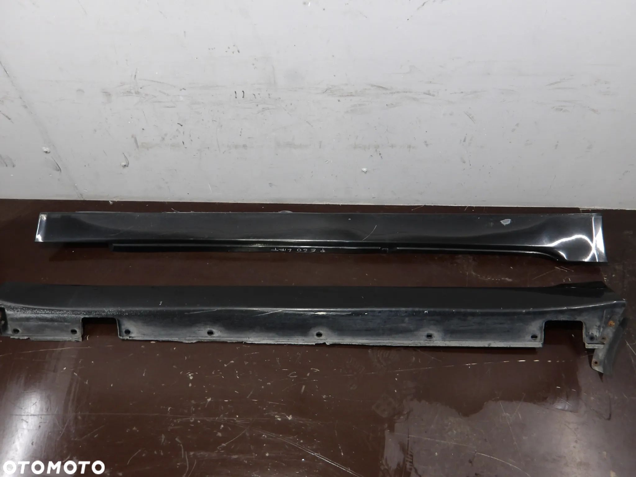 BMW E60 LIFT 07-10 LISTWA PROGOWA PRAWA LEWA 7178121 - 1