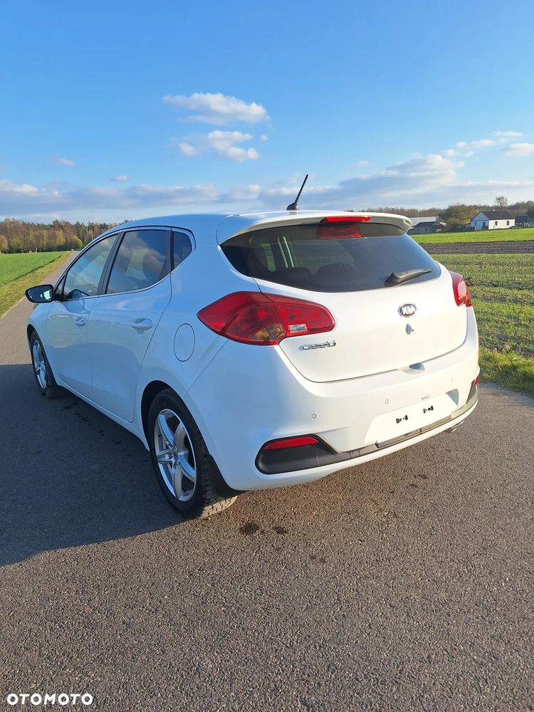 Kia Ceed 1.6 GDI DCT Platinum Edition - 4