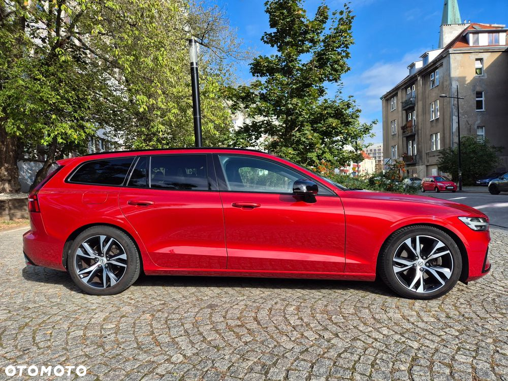 Volvo V60 B3 B R-Design - 12