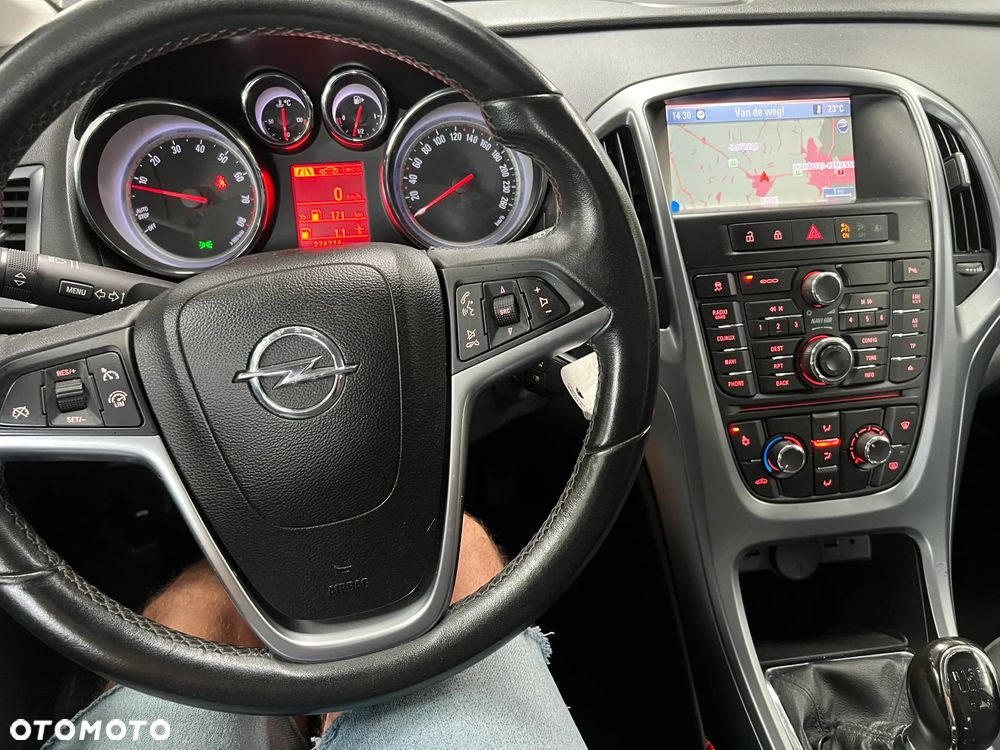 Opel Astra 1.4 Turbo Innovation - 4