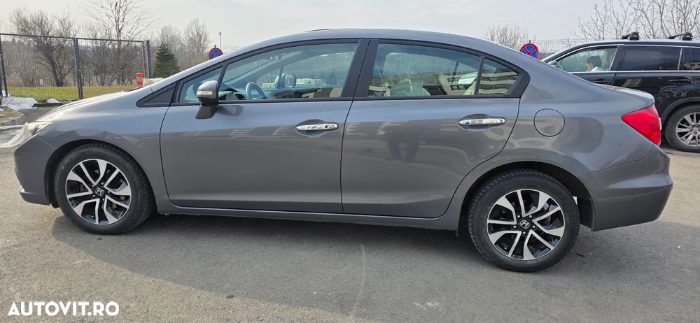 Honda Civic 1.8 MT ES - 8