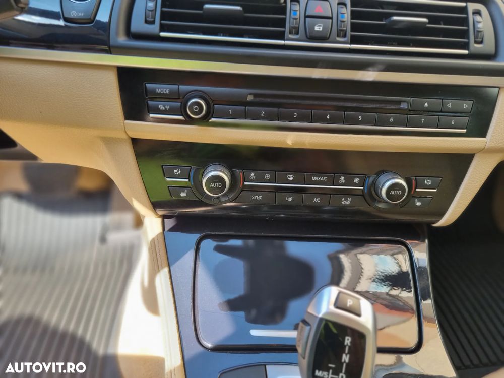 BMW Seria 5 520d xDrive Touring Aut. - 15