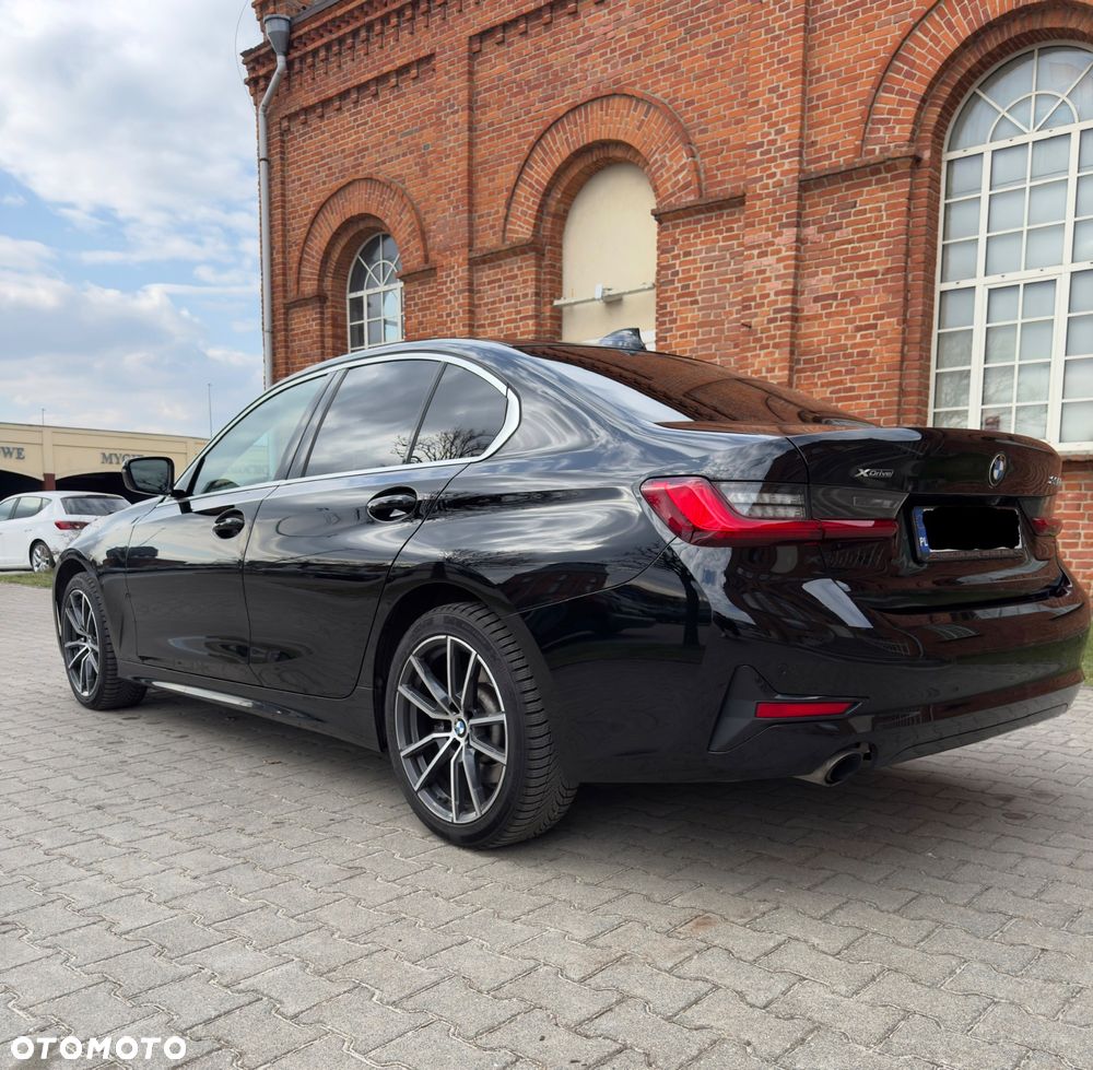 BMW Seria 3 330i xDrive Edition M Sport Shadow - 6