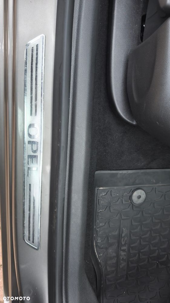 Opel Astra 1.6 D (CDTI) Start/Stop Innovation - 11