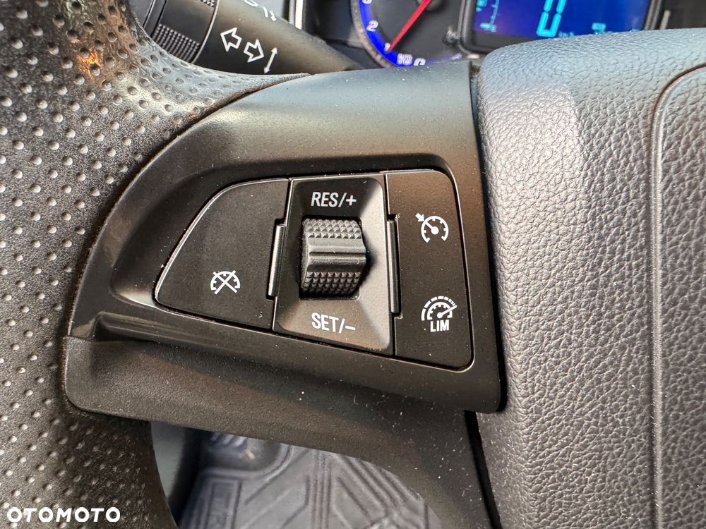 Chevrolet Trax 1.6 LS - 17