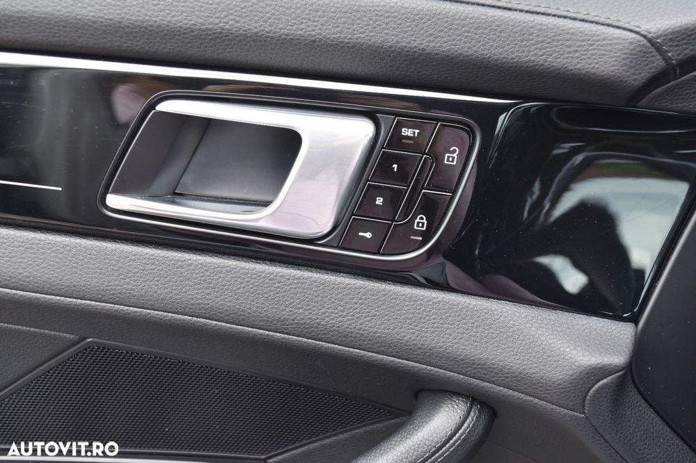 Porsche Panamera - 27