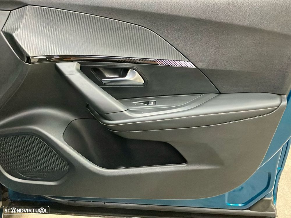 Peugeot e-2008 54 kWh Allure - 22