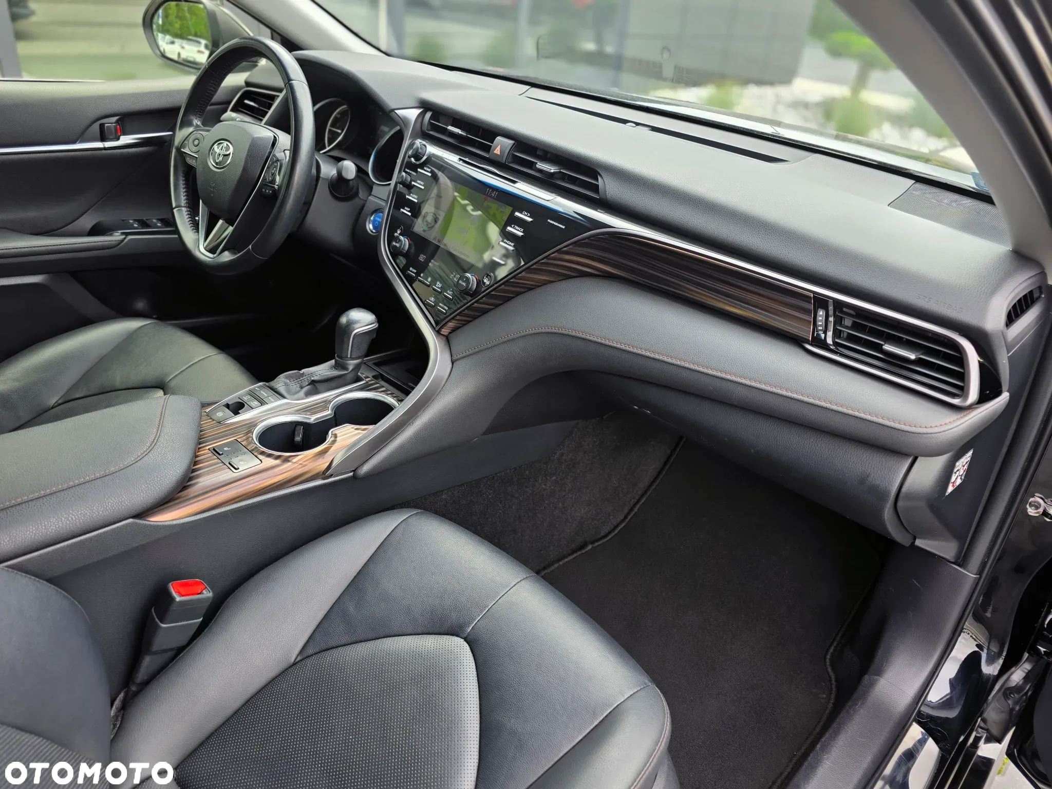Toyota Camry 2.5 Hybrid Executive CVT - 14