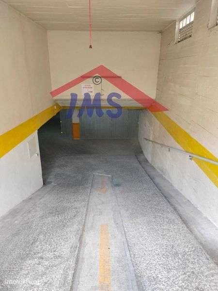 Garagem / Lugar de Estacionamento na Quinta da Malata – Portimão - Grande imagem: 2/6