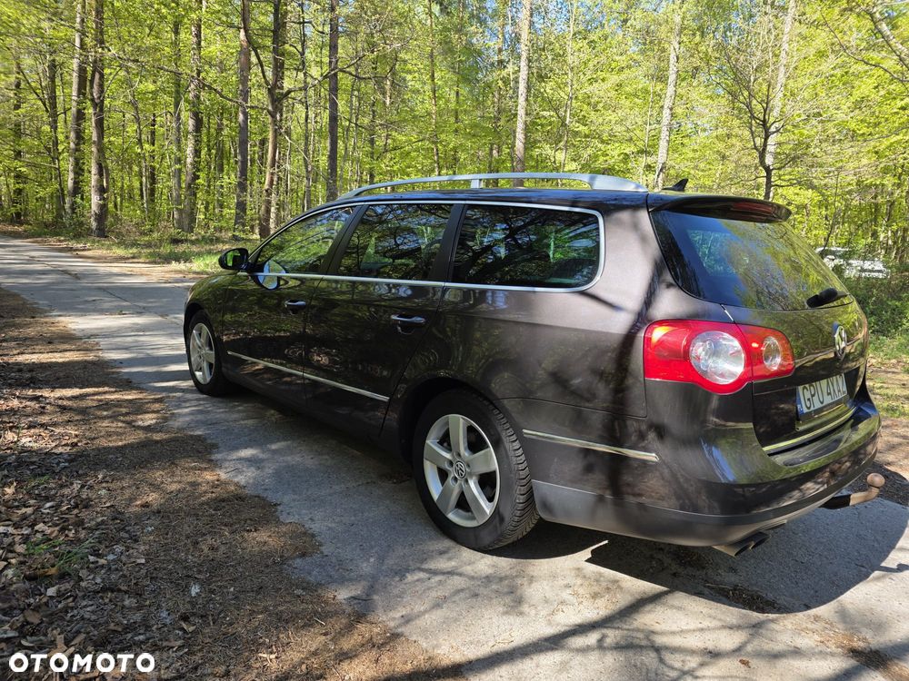 Volkswagen Passat 2.0 TDI 4Mot Highline - 8