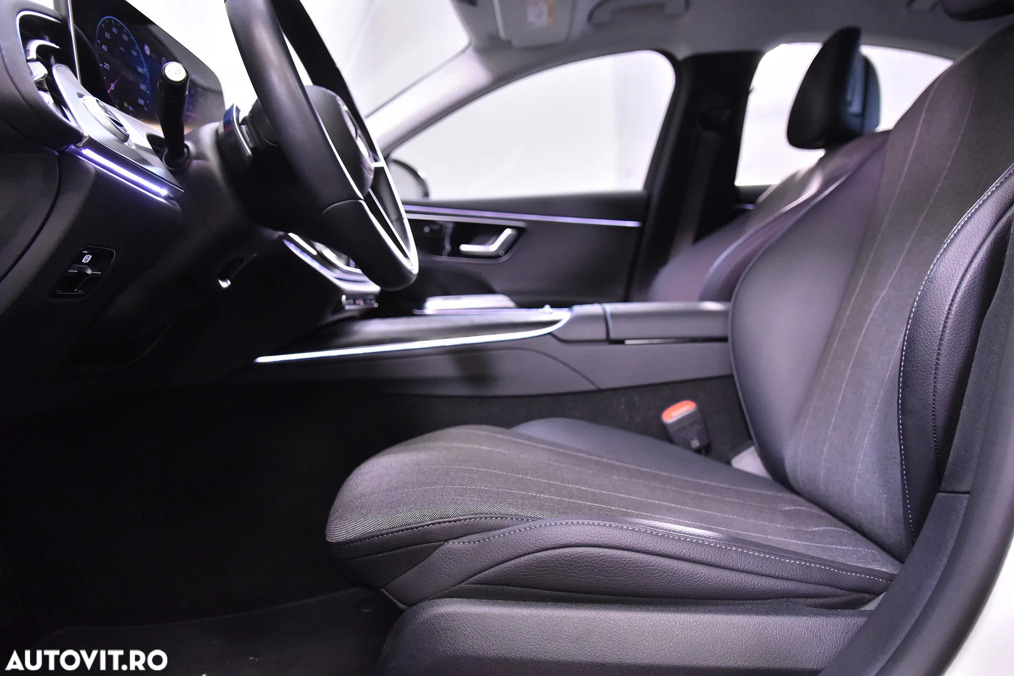 Mercedes-Benz E 220 d 9G-TRONIC - 25