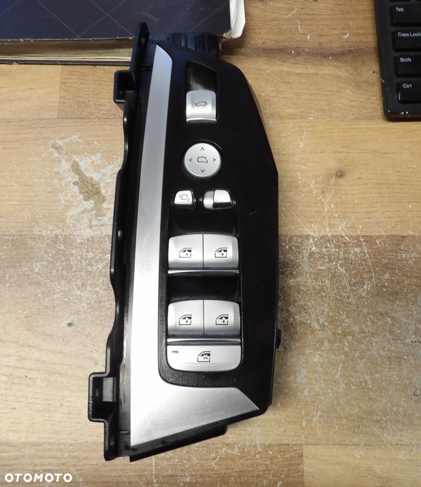 BMW - G01,X3 - PANEL OTWIERANIA SZYB - LEWY PRZÓD - EUROPA - 6847099  9299459 - 1