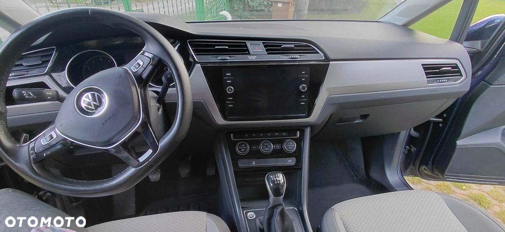 Volkswagen Touran 1.5 TSI EVO Comfortline - 10