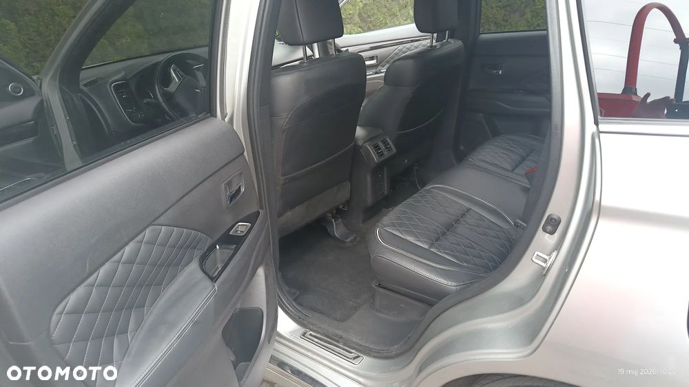 Mitsubishi Outlander - 22