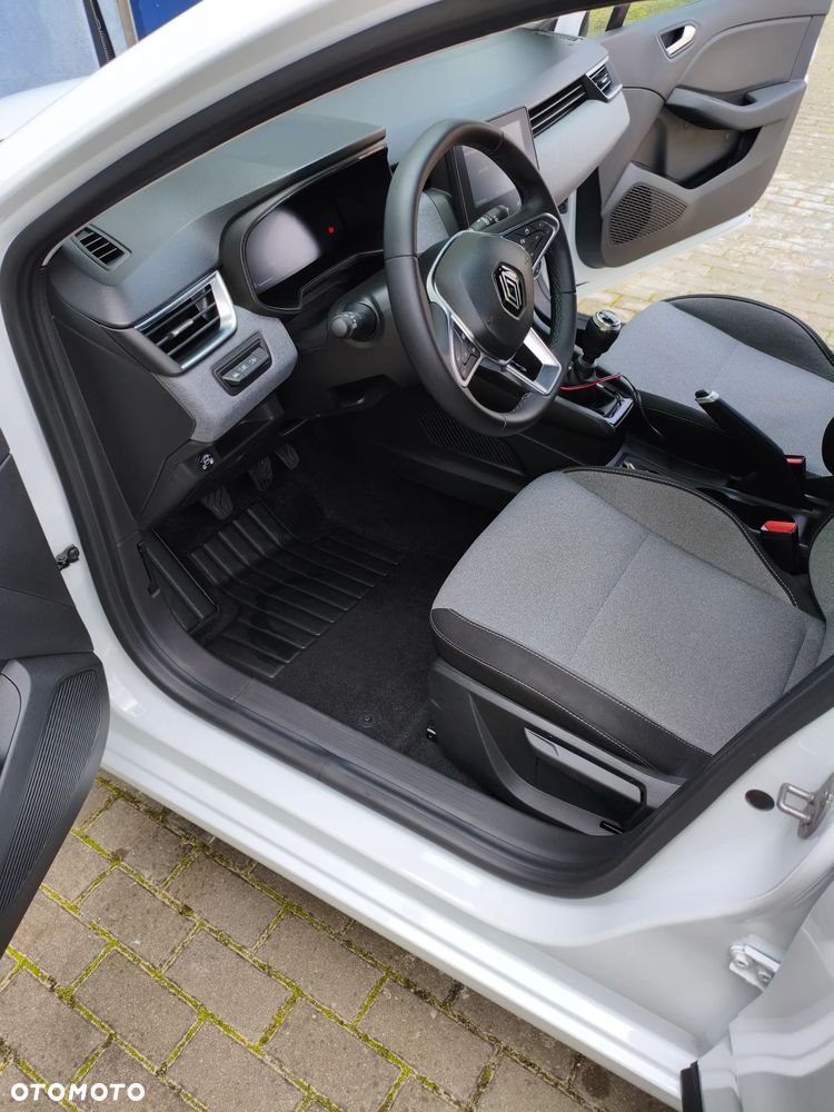 Renault Clio - 11