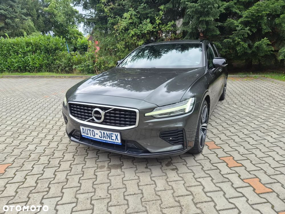 Volvo V60 T8 AWD Plug-In Hybrid R-Design - 4