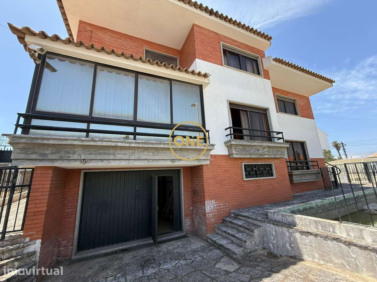 Moradia de Prestígio com Piscina em Propriedade de Lote Duplo |Alto do - Grande imagem: 3/25