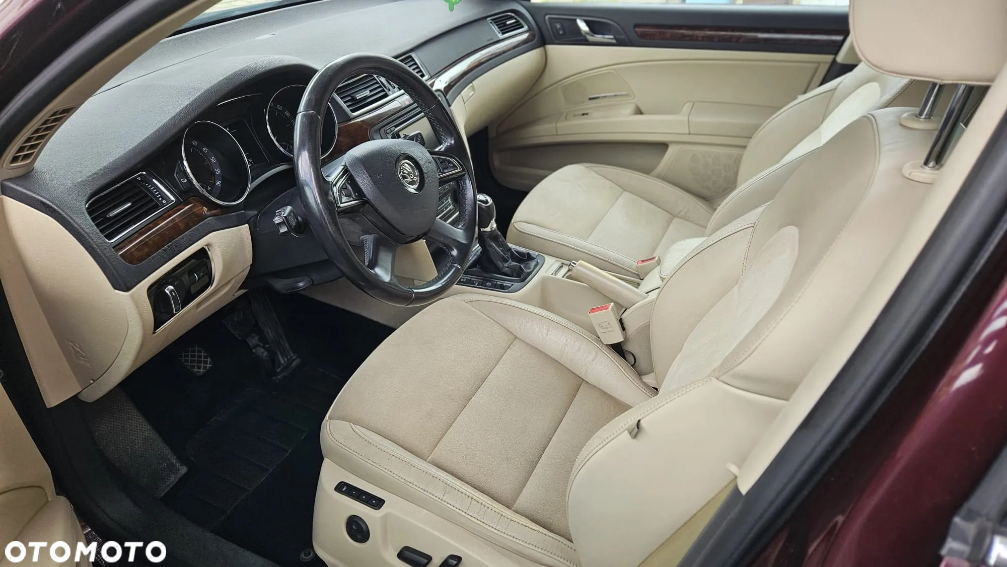 Skoda Superb 2.0 TDI Platinum - 8