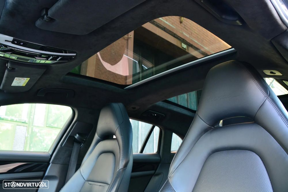 Porsche Panamera Sport Turismo Turbo S E-Hybrid - 28