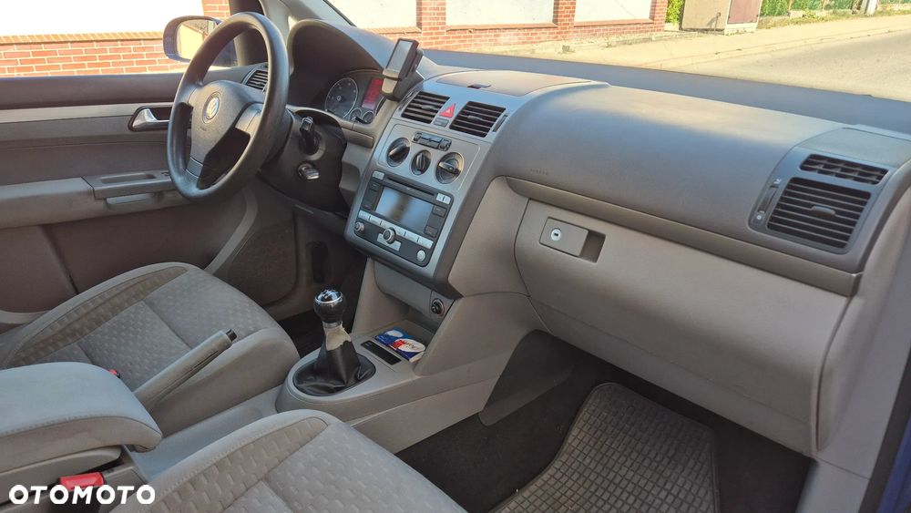 Volkswagen Touran 2.0 TDI DPF Trendline - 10