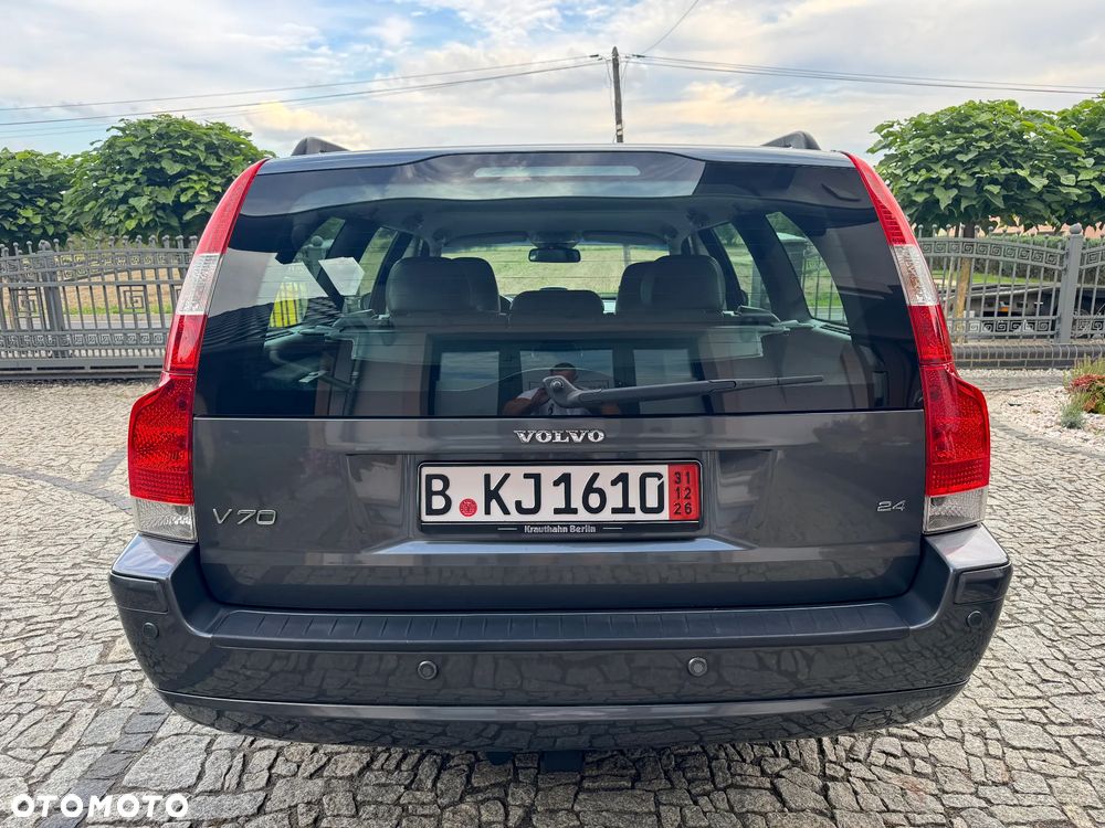 Volvo V70 2.4 Premium - 6