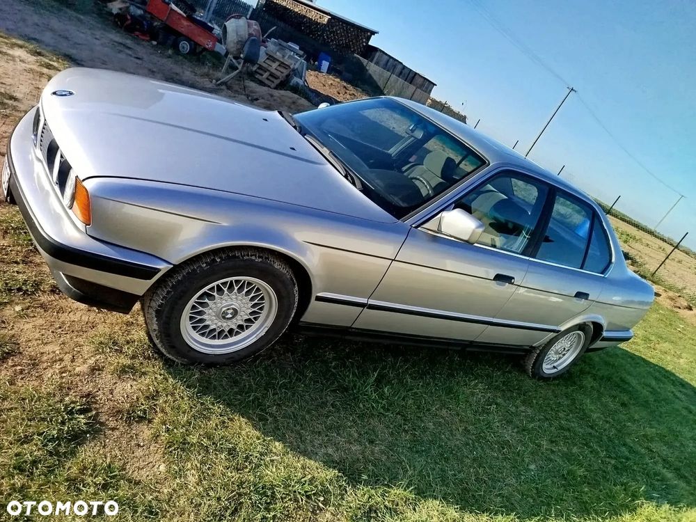 BMW Seria 5 520i - 14