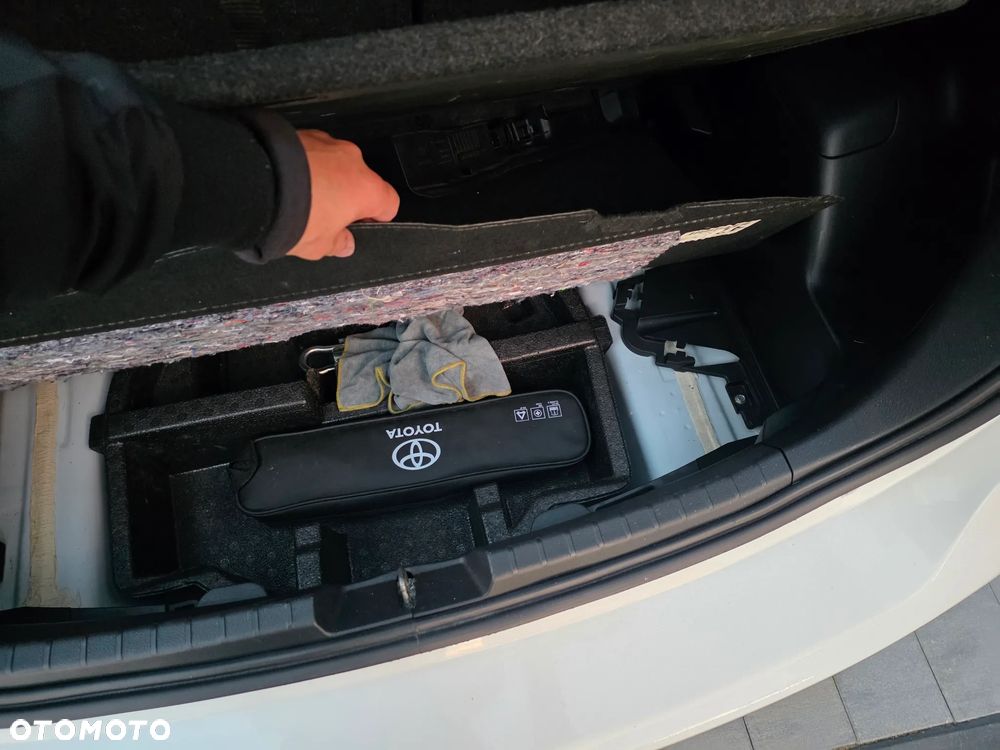 Toyota Yaris 1.5 - 21