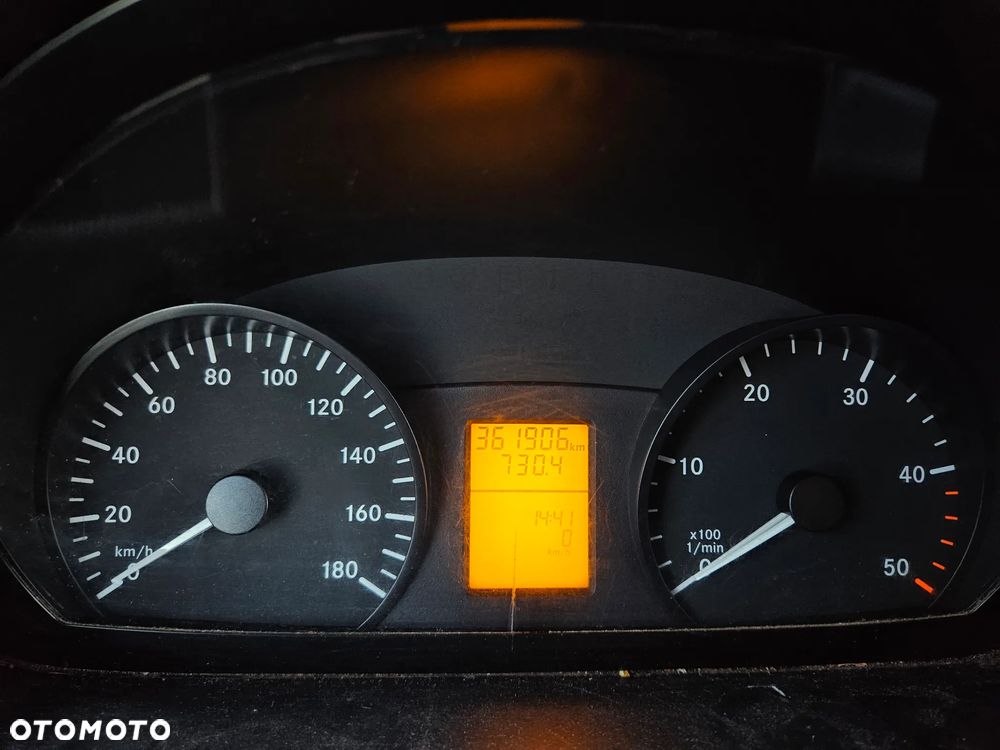 Mercedes-Benz Sprinter - 13