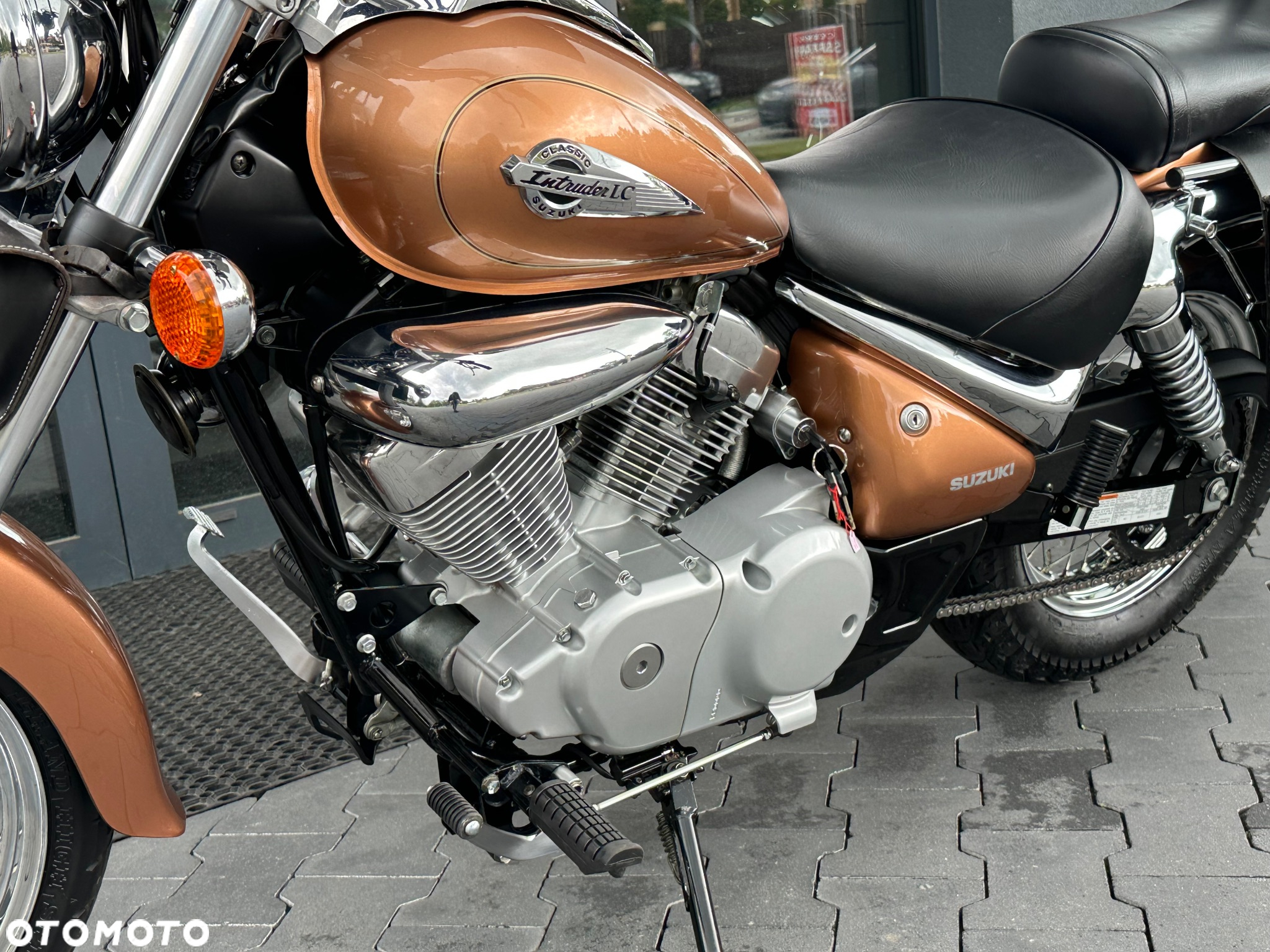 Suzuki Intruder - 35