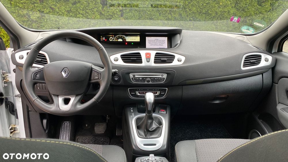 Renault Scenic 1.5 dCi Privilege EDC - 22