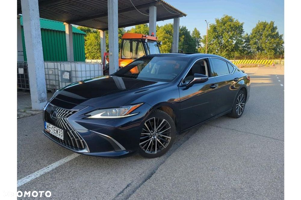 Lexus ES 300h Business Edition - 1